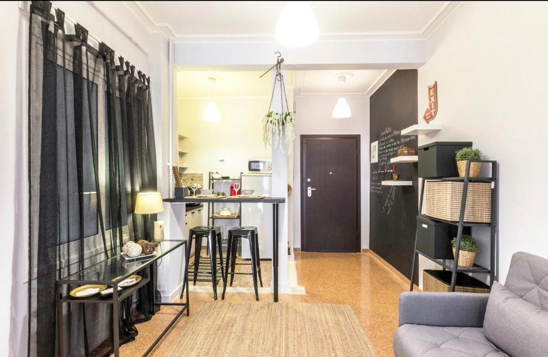 Luxuriously Central Studio In The Heart Of Athènes Extérieur photo